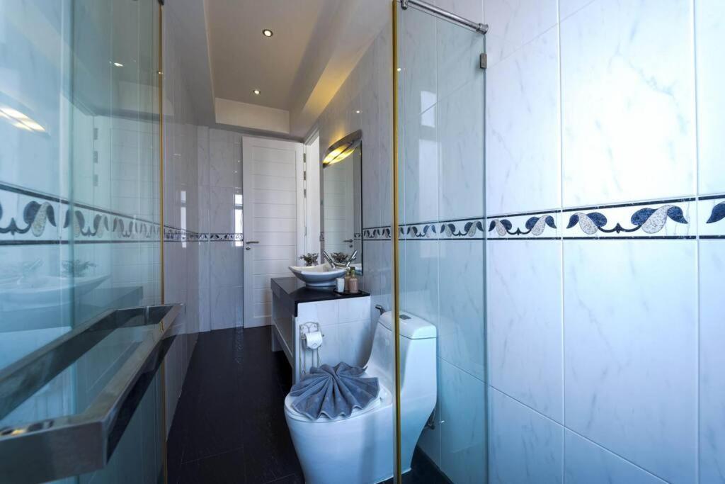 Luxury 4 Bedroom Pool - Pv8 *