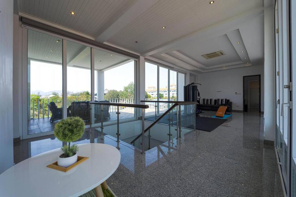 Luxury 4 Bedroom Pool - Pv8 Feriehus *